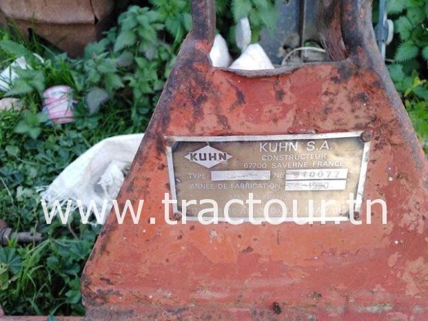 À vendre 2 Faucheuses à simple section Kuhn (1990) complet