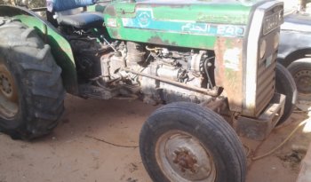 À vendre Tracteur Massey Ferguson 240 complet