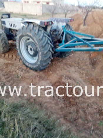 À vendre Tracteur Lamborghini Cross 874-95N avec déchaumeuse à 6 socs complet