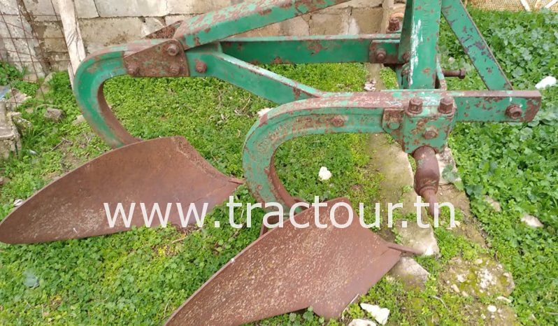 À vendre Charrue à 2 socs complet