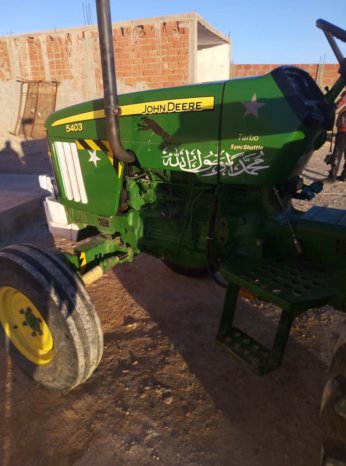 À vendre Tracteur John Deere 5403 (2015) complet