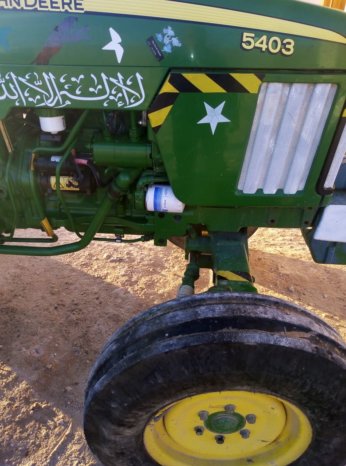 À vendre Tracteur John Deere 5403 (2015) complet