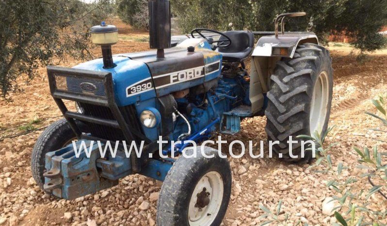 À vendre Tracteur Ford 3930 (3 cylindres) complet