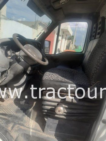 À vendre Camion fourgon Iveco Daily 35c11 complet