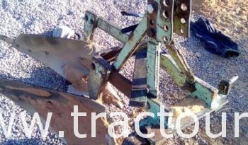 À vendre Charrue à 2 socs Simma complet