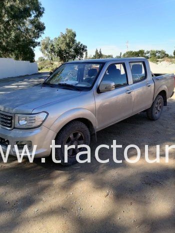 À vendre Camionnette 4 portes avec benne Peugeot Pickup 2.5L complet