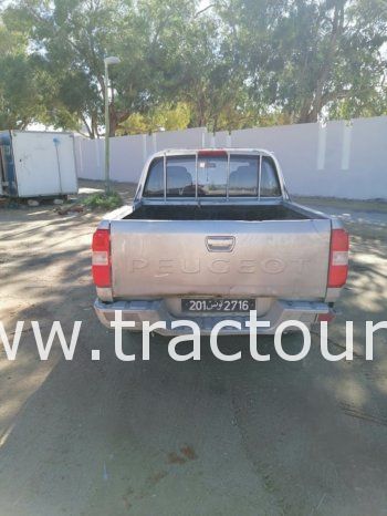 À vendre Camionnette 4 portes avec benne Peugeot Pickup 2.5L complet