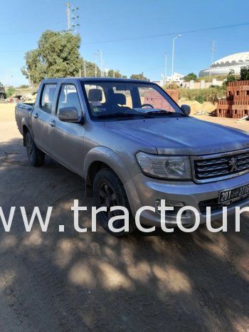À vendre Camionnette 4 portes avec benne Peugeot Pickup 2.5L complet