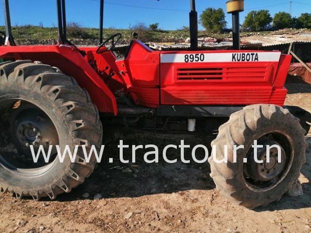 À vendre Tracteur Kubota M8950 (1993) complet