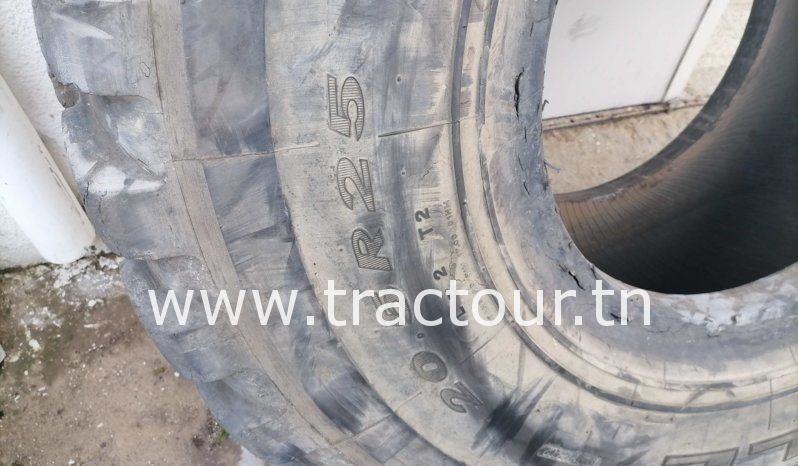 À vendre 4 pneus Triangle 20.5 R25 Radial complet