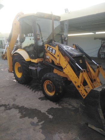 À vendre Tractopelle JCB 3CX complet