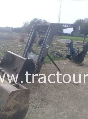 À vendre Chargeur Frontal MX U8 complet