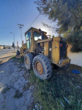 À vendre Niveleuse – Grader Caterpillar 3304 complet