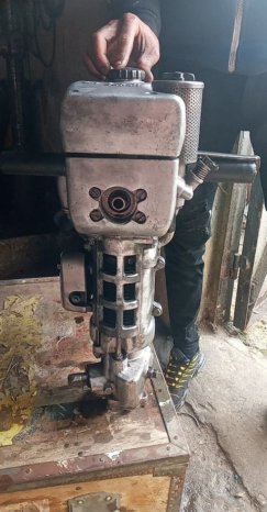 À vendre Perforateur mécanique Atlas Copco super cobra complet