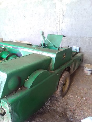 À vendre Presse à paille – Brissa John Deere 342 A complet