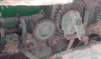 À vendre Presse à paille – Brissa John Deere 342 A complet