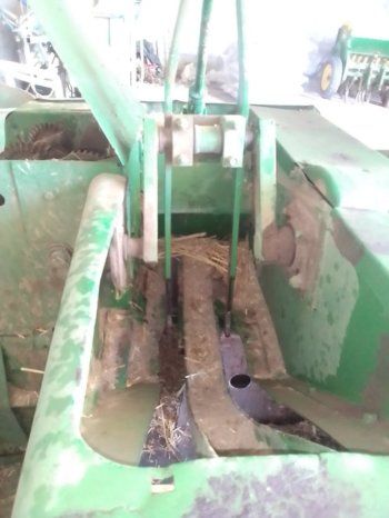 À vendre Presse à paille – Brissa John Deere 342 A complet