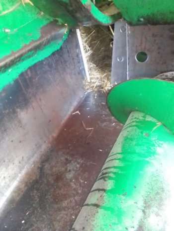 À vendre Presse à paille – Brissa John Deere 342 A complet