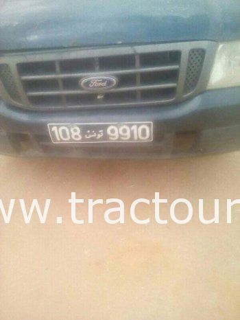 À vendre Camionnette 2 portes avec benne Ford Ranger complet
