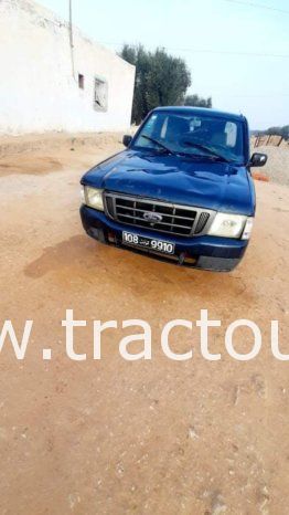 À vendre Camionnette 2 portes avec benne Ford Ranger complet