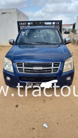 À vendre Camionnette 2 portes avec benne Isuzu D-max 2.5 TD LS importée du Khalij complet