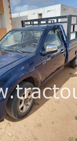 À vendre Camionnette 2 portes avec benne Isuzu D-max 2.5 TD LS importée du Khalij complet
