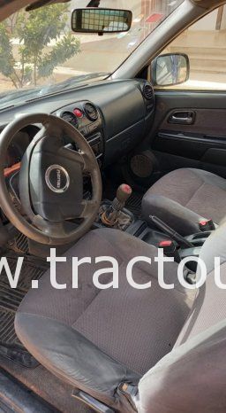 À vendre Camionnette 2 portes avec benne Isuzu D-max 2.5 TD LS importée du Khalij complet