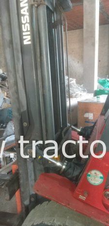 À vendre Chariot élévateur diesel Nissan 3 tonnes complet