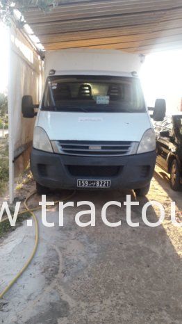 À vendre Camion fourgon Iveco Daily 35c15 (2012) complet