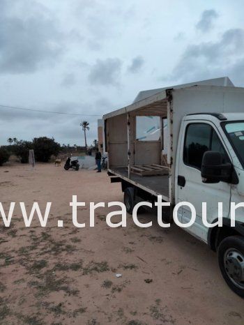 À vendre Camion fourgon Iveco Daily 35c15 (2012) complet