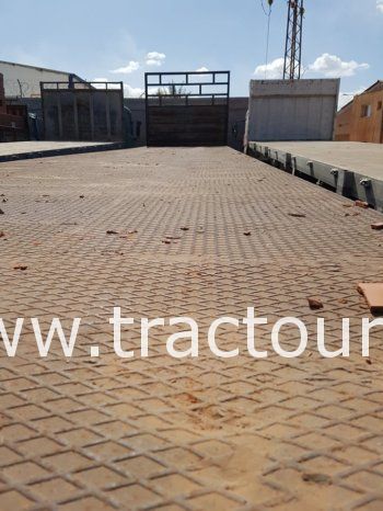 À vendre Semi remorque plateau sans ridelles Sicame 30 tonnes complet