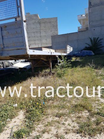 À vendre Semi remorque plateau avec ridelles Comet complet