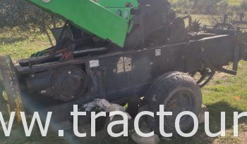 À vendre Tracteur Fiat – New Holland 80-66S avec presse à paille Deutz et Charrue à 3 socs Huard complet