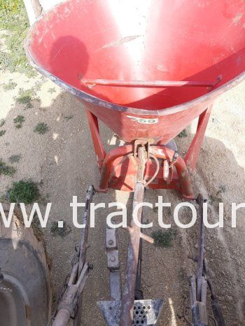 À vendre Épandeur d’engrais mono disque complet
