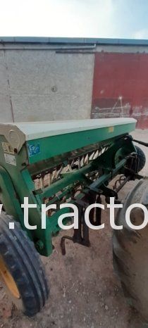 À vendre Semoir conventionnel à dents Gil complet