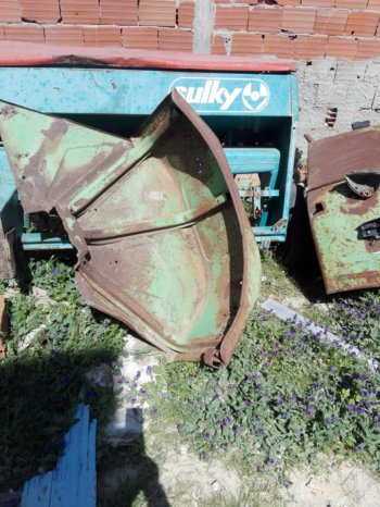 À vendre Ferraille matériel agricole complet