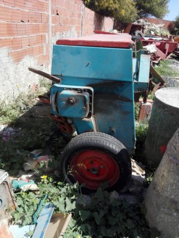 À vendre Ferraille matériel agricole complet
