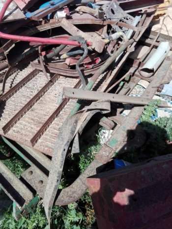 À vendre Ferraille matériel agricole complet