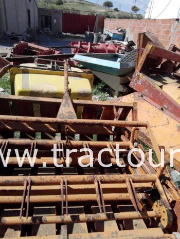 À vendre Ferraille matériel agricole complet
