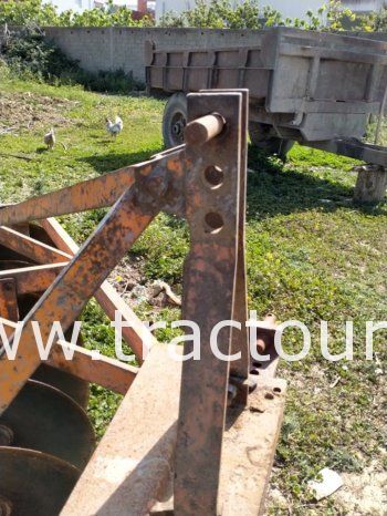 À vendre Déchaumeuse à 9 disques Huard complet
