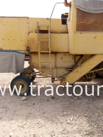 À vendre Moissonneuse batteuse sans cabine New Holland Clayson 1545 complet