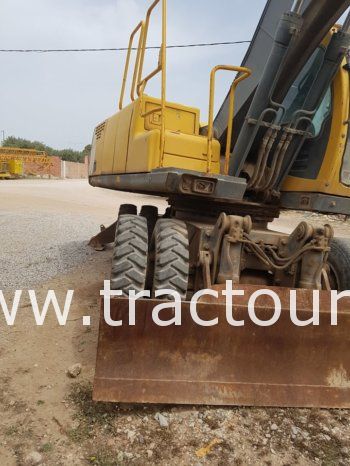 À vendre Pelle sur pneus avec godet Volvo (2009) complet