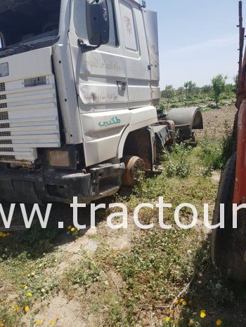 À vendre Tracteur routier Scania 113H sans carte grise complet