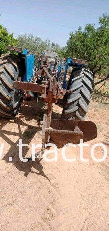 À vendre Charrue à soc complet