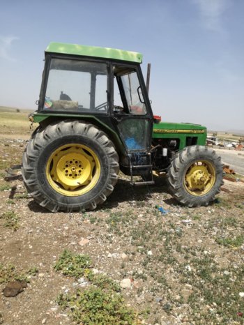 À vendre Tracteur avec cabine John Deere 2300 complet