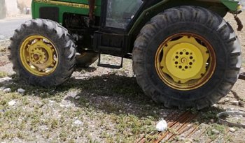À vendre Tracteur avec cabine John Deere 2300 complet
