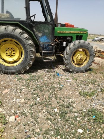 À vendre Tracteur avec cabine John Deere 2300 complet