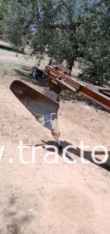 À vendre Charrue à soc complet
