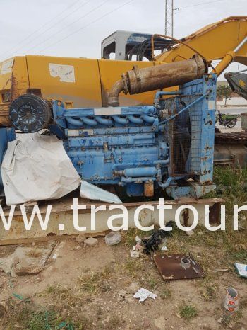 À vendre Groupe électrogène 6 cylindres – 100 kVA complet