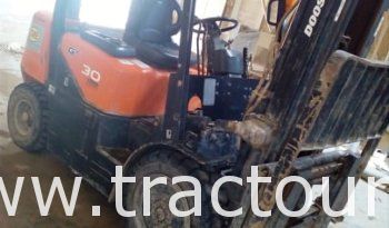 À vendre Chariot élévateur diesel 3 tonnes Doosan 30 (2014) complet